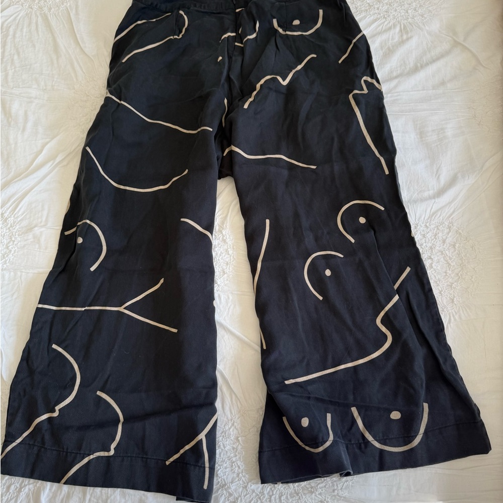 Stylish Black Women's Pants with Abstract Design